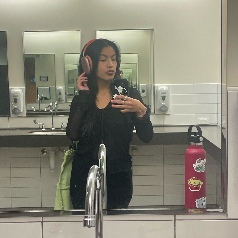 Meet your Posher, Alejandra